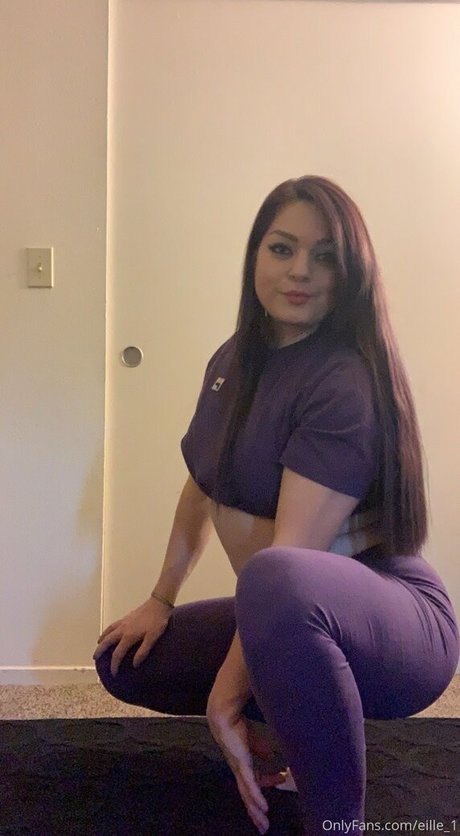eille 1 OnlyFans Strip