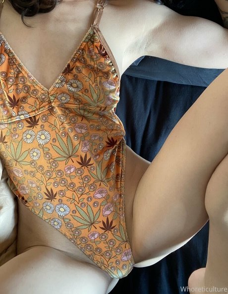 whoreticulture OnlyFans Bilder