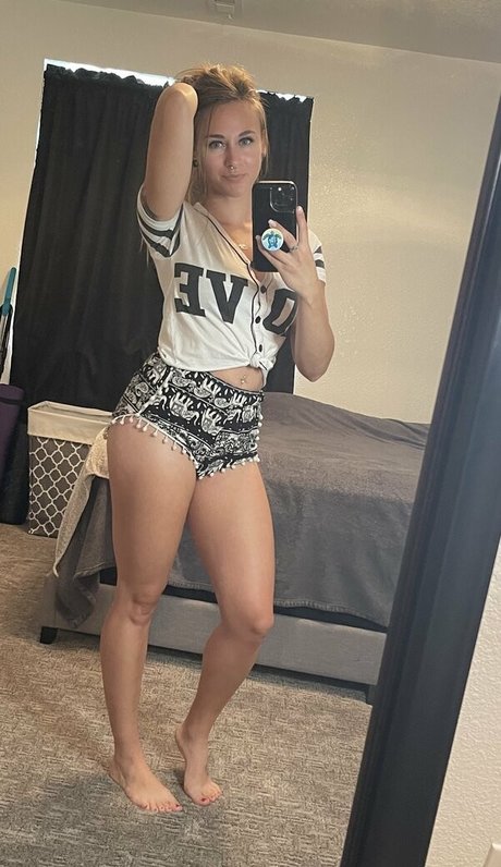 erintakesrequests OnlyFans Nacktbilder