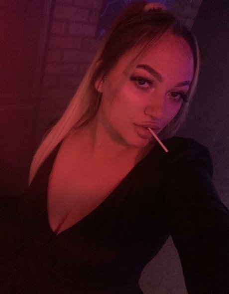 XxkityxX Leaked OnlyFans Sextape