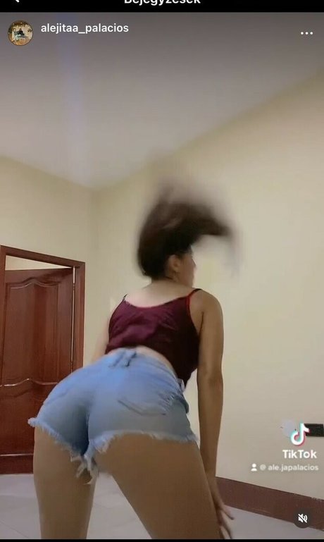 alejandrapalaciosof OnlyFans Striptease