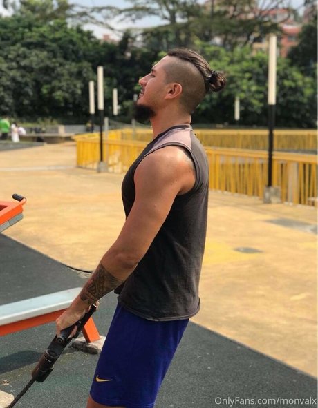 monvalx OnlyFans nackt