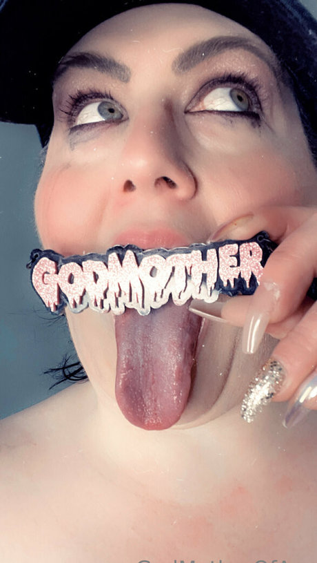 godmotherofassfree Strip OnlyFans