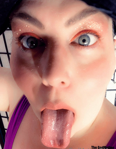 godmotherofassfree Nacktpornos von OnlyFans geleakt