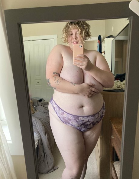 aliceeats XXX OnlyFans