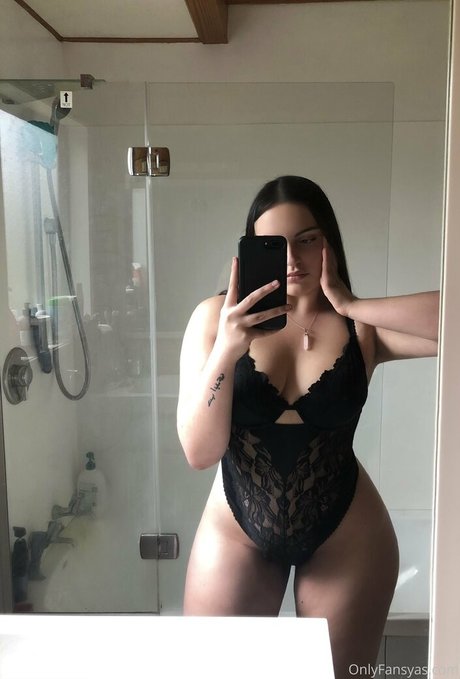 yaskavari Nacktbilder auf OnlyFans