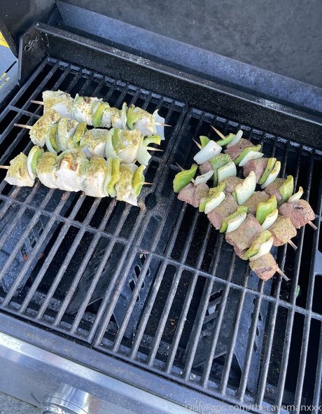 thecavemanxxx OnlyFans Gratis