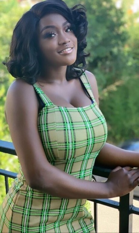 Barbiana Brüste OnlyFans