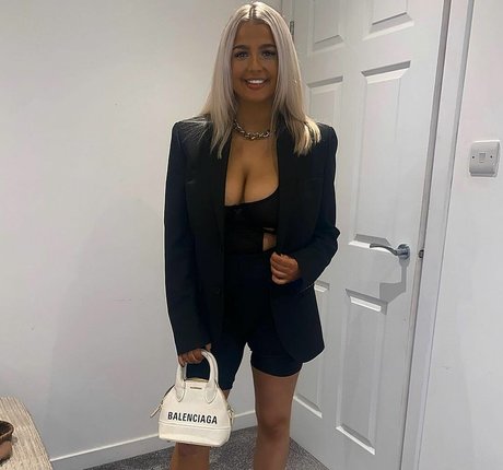 Elizabeth Taylor OnlyFans XX