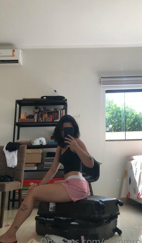 glrmmro OnlyFans-Leaks