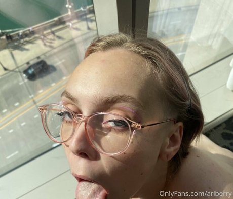 ariberry Bilder OnlyFans