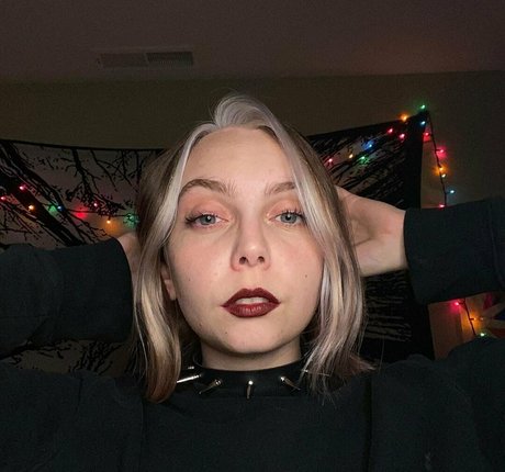 ariberry OnlyFans Model Bilder