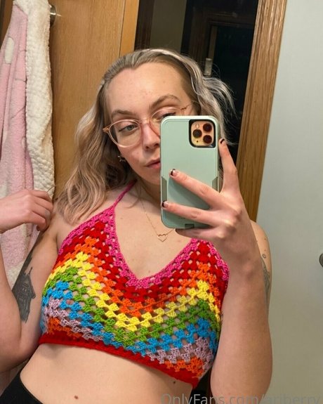 ariberry OnlyFans Nacktbilder geleakt