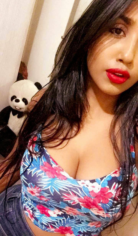 scarlettmrose Leak von OnlyFans-Inhalten