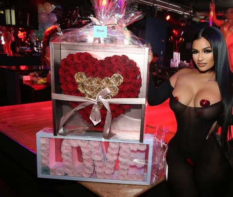 Princess A1naniee OnlyFans Nacktfotos