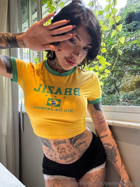 vennusativaa OnlyFans Model Bilder