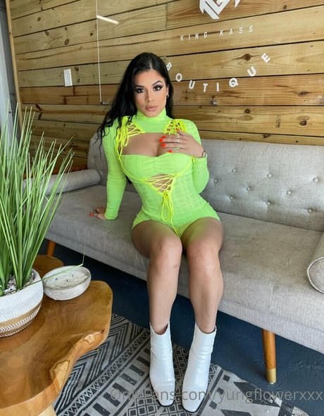 yungflowerxxx Leaked OnlyFans Content