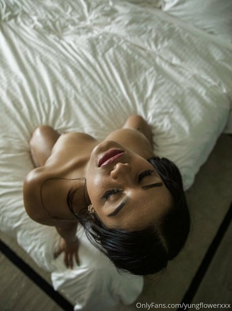yungflowerxxx NurlyFans-Pornos