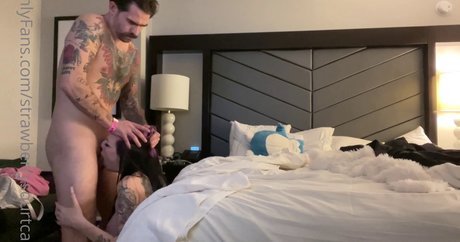 Strawberrysquirtcake Leaks von Nacktbildern auf OnlyFans