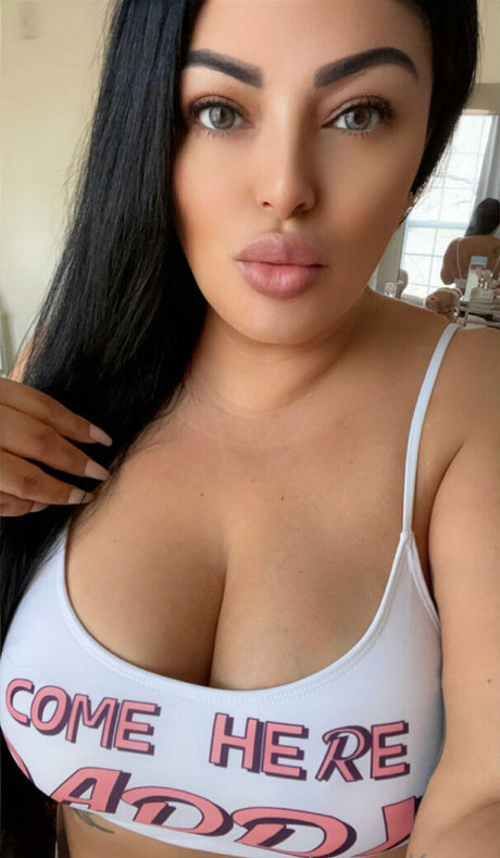 thick jennakumz XXX OnlyFans