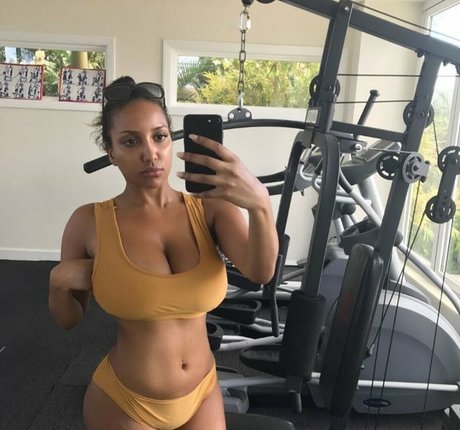 ShayLiving OnlyFans-Leaks