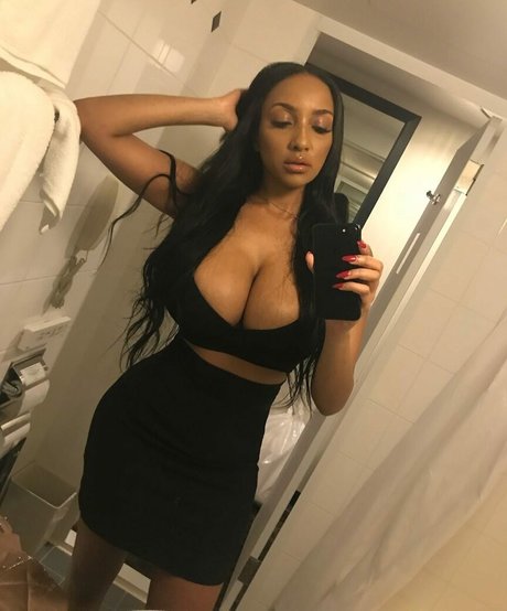 ShayLiving OnlyFans-Leaks