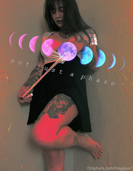 freyjaluv1 OnlyFans Leak
