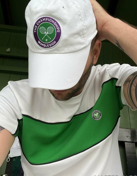 master olec Nacktbilder von OnlyFans geleakt