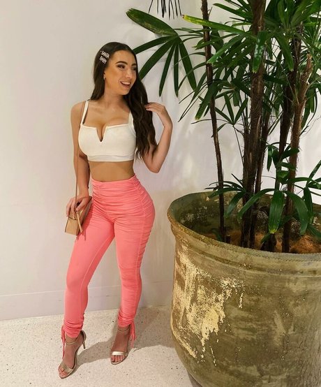 Molly Shield Nacktbilder OnlyFans Leaks