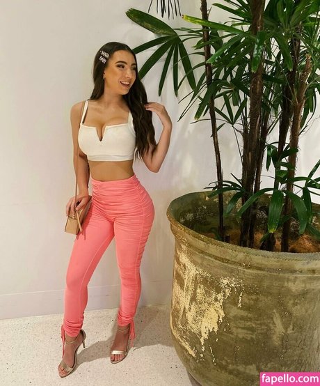 Molly Shield Nacktbilder-Leaks von OnlyFans