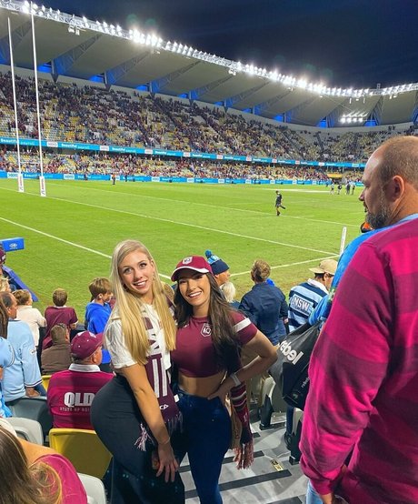 Molly Shield OnlyFans Bilder