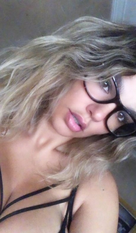 Acronopia Nackt auf OnlyFans