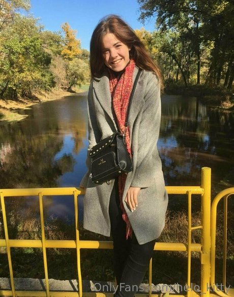 helo kitty OnlyFans-Fotos