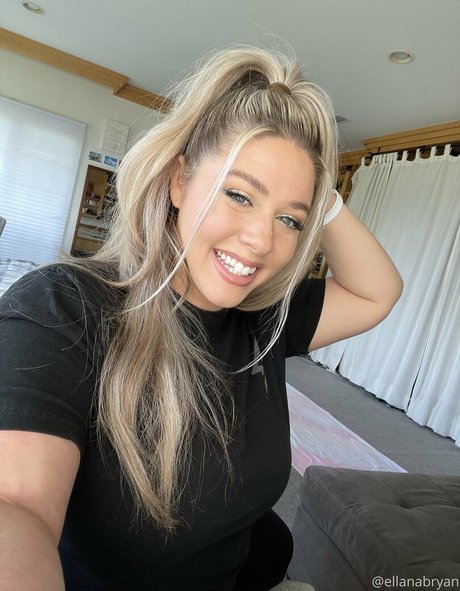 Ellanabryan Oben ohne OnlyFans