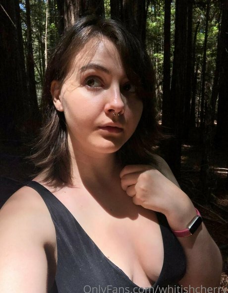 whitishcherry OnlyFans Modelfoto