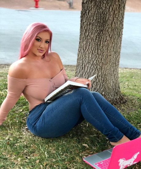 Taya Christian OnlyFans Nacktbilder