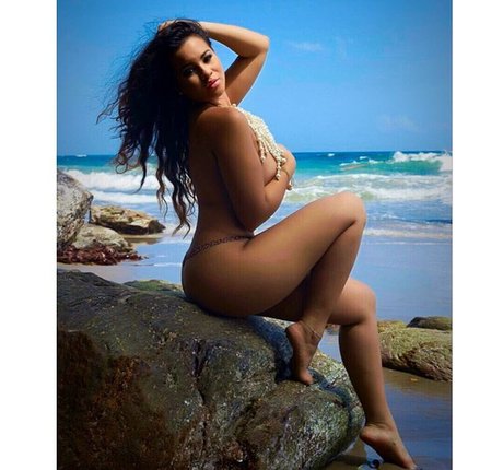 Toni Salina Chee Young Füße OnlyFans