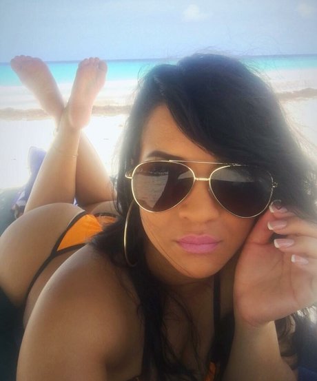 Toni Salina Chee Young Nacktbilder von OnlyFans