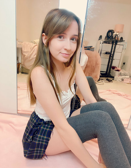 kira free Nacktbilder geleakt