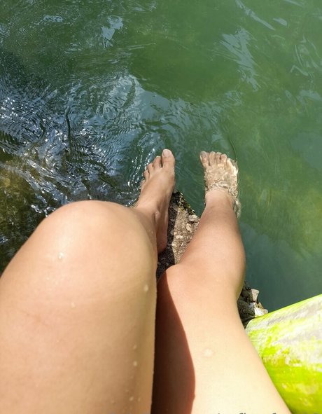 zafiro feet18 OnlyFans Gratis-Inhalte