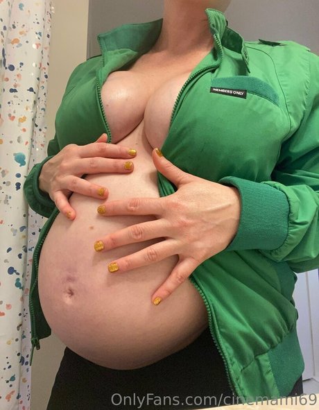 cinemami69 OnlyFans Nacktbilder