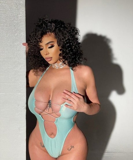 Annamarie Sarai OnlyFans kostenlos