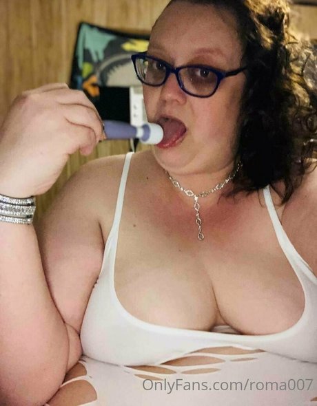 roma007 OnlyFans schlank