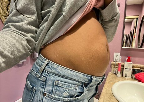 mangomob92 OnlyFans Model Bilder