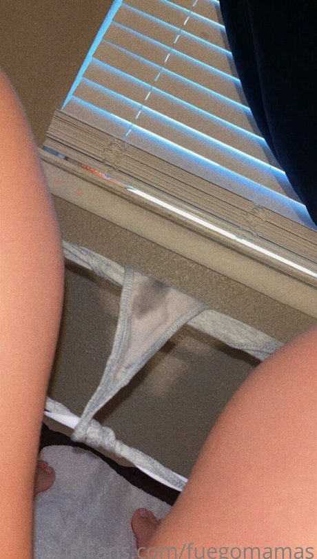 fuegomamas NurlyFans-Brüste