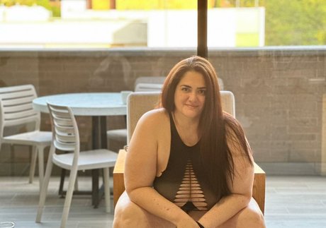 Patricia Curvy XXL Nacktbilder von OnlyFans