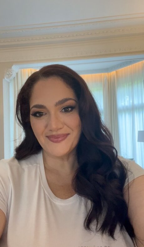 Patricia Curvy XXL OnlyFans Bilder