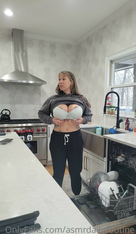 ASMRDailyRoutine Leaked OnlyFans Bilder