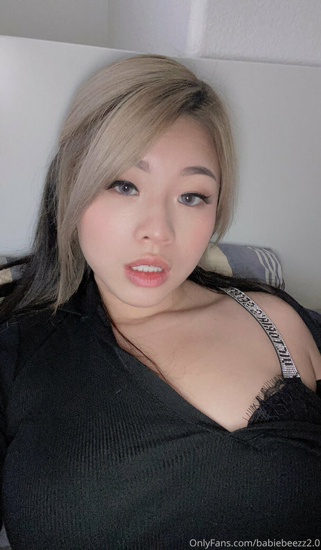 babiebeezz2 0 OnlyFans Bilder nackt