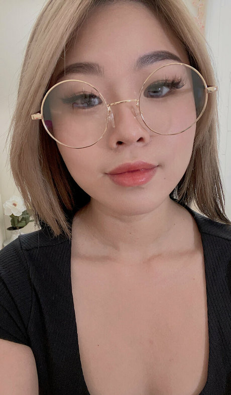 babiebeezz2 0 OnlyFans Bilder